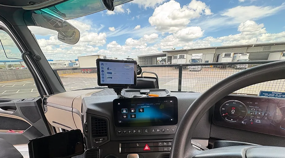 Fleet maintenance tools with RS232 connectivity for diagnostic equipment and sensor arrays